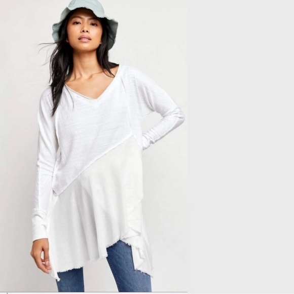 We The Free Tops - We the free Women's White Asymmetrical Top
Size XL perfect for all seasons!